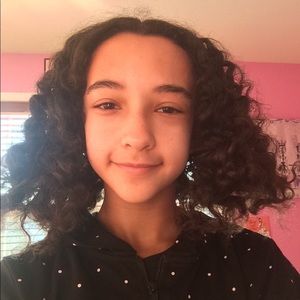 Meet your Posher, Naava